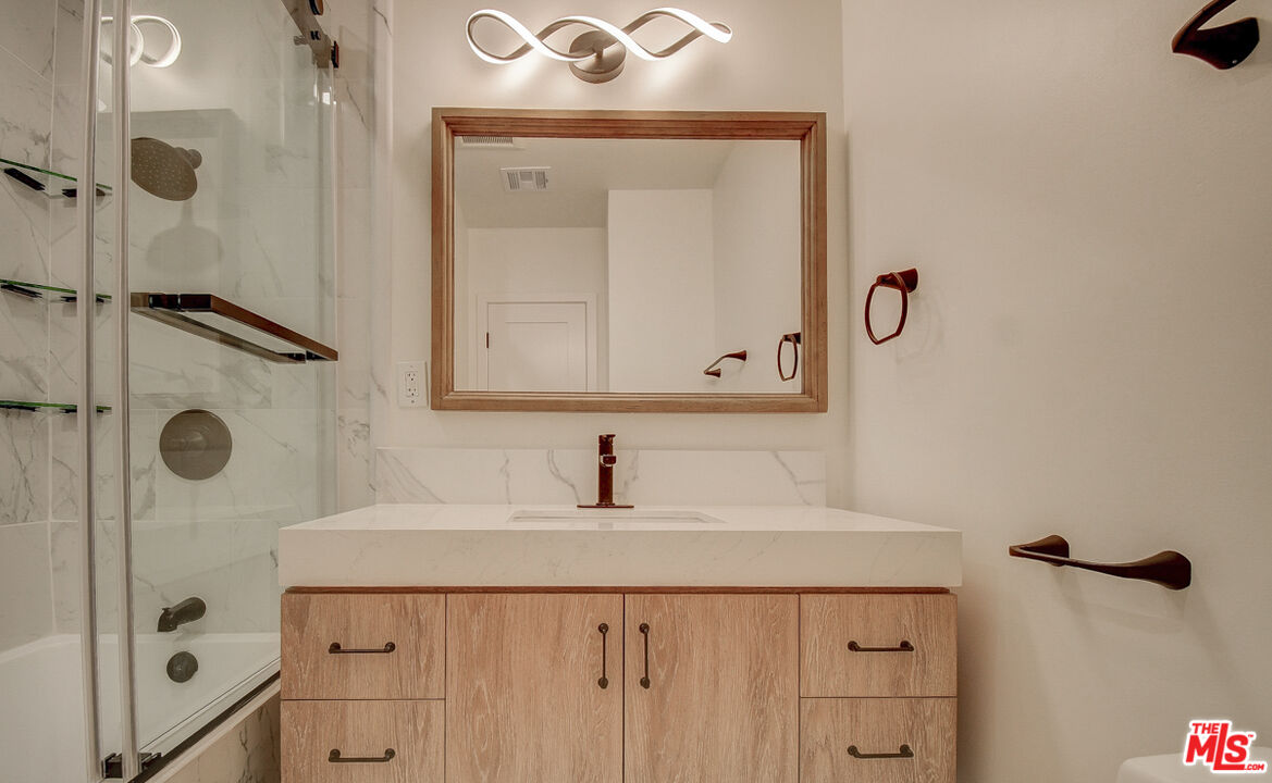 8310 Pershing Drive Playa del Rey, CA 90293 - Photo 13 of 20