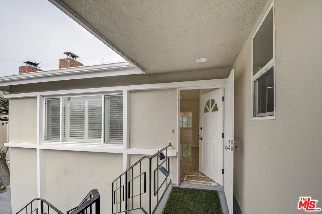 8310 Pershing Drive Playa del Rey, CA 90293 - Photo 3 of 20