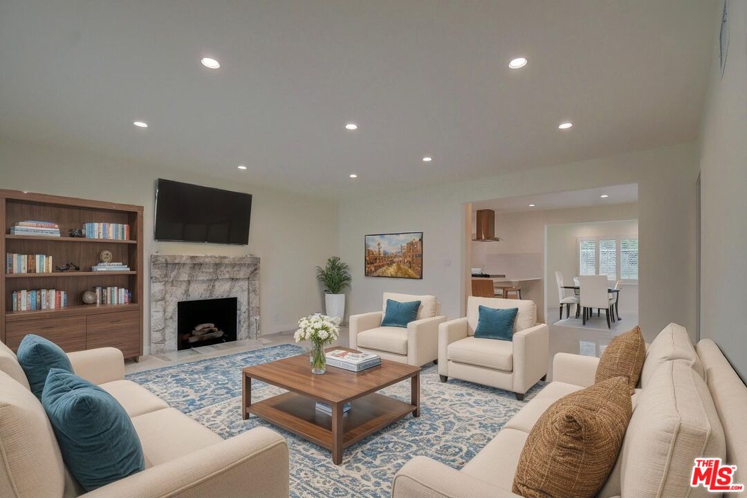 8310 Pershing Drive Playa del Rey, CA 90293 - Photo 4 of 20