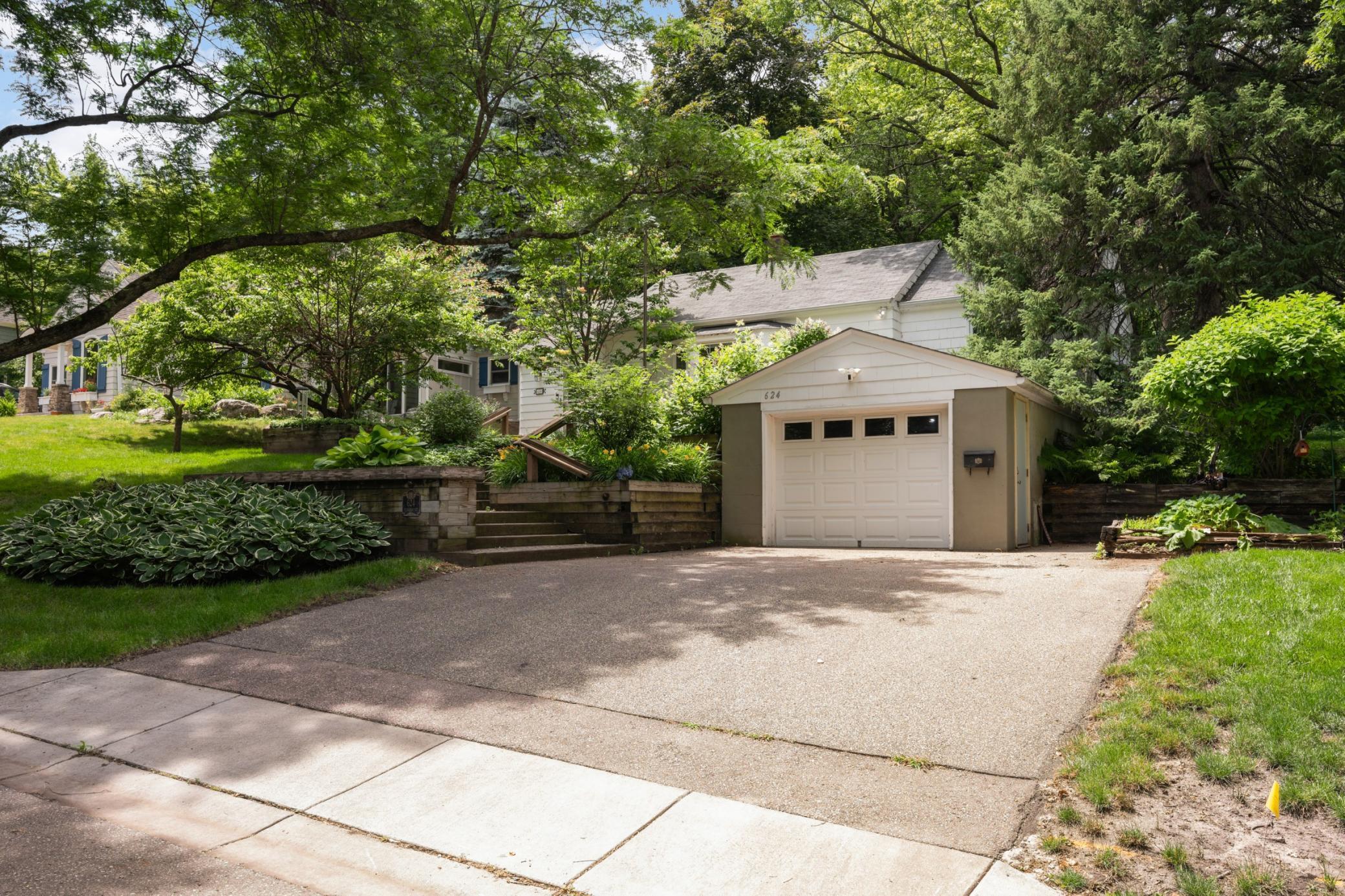 624 Pleasant Street Excelsior, MN 55331 - Photo 5 of 37