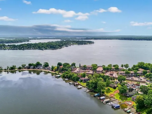 $122,500 | 4387 Wilshire Boulevard, Unit 111, Mound, MN 55364