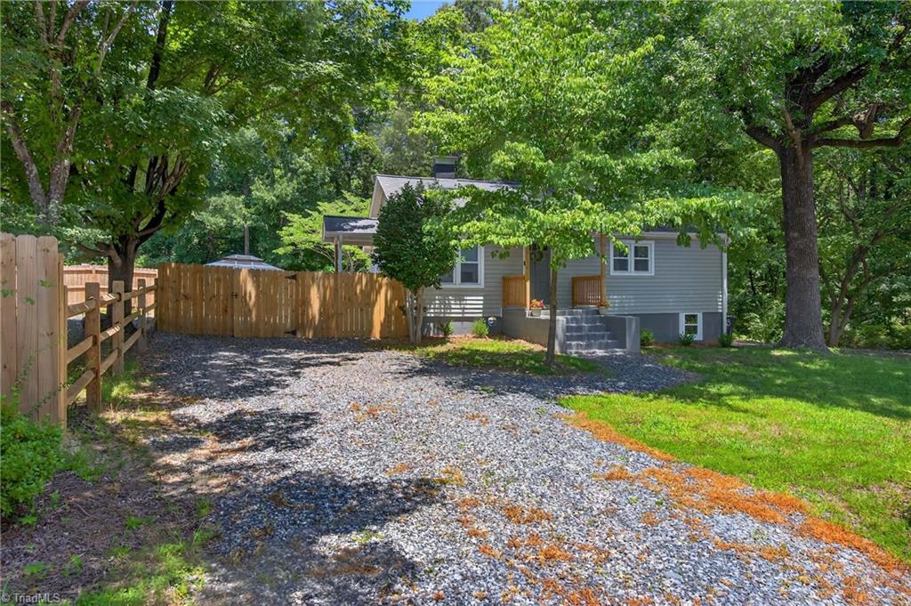 1703 Helen Road Greensboro, NC 27405 - Photo 23 of 32 Gallery Image 23