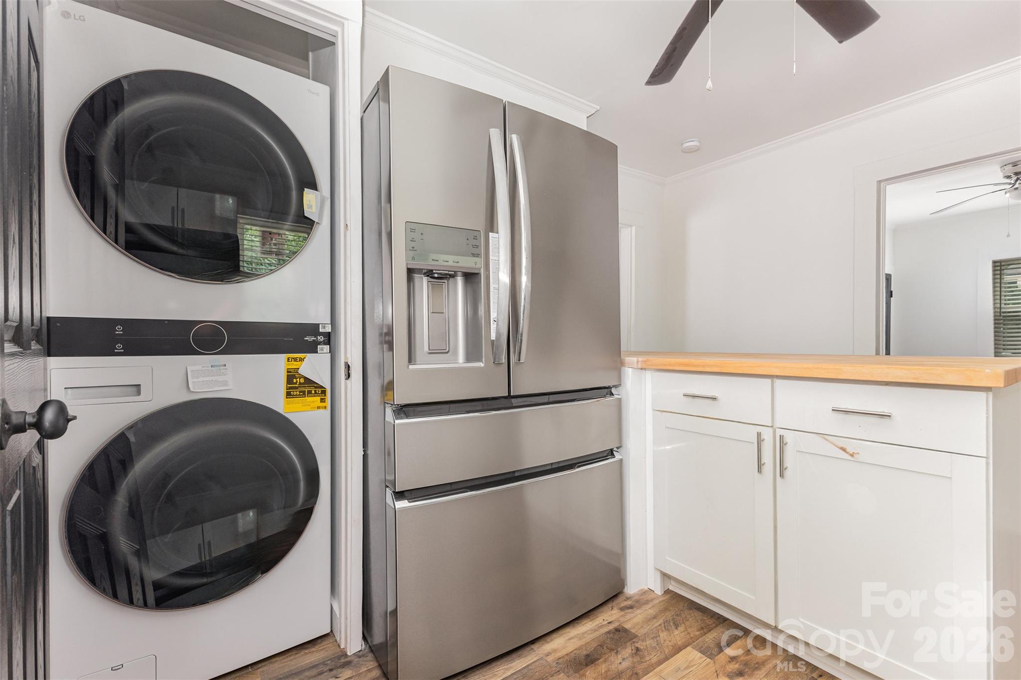 664 Simpson Street Rock Hill, SC 29730 - Photo 9 of 23 a utility room with dryer and washer