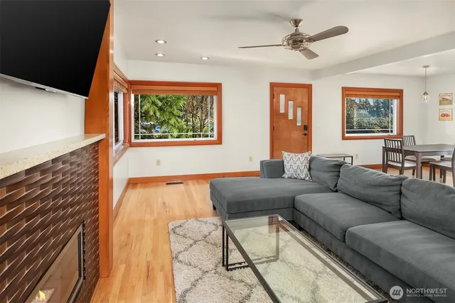 $999,950 | 5217 5th Avenue Northeast, Seattle, WA 98105