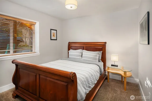 $999,950 | 5217 5th Avenue Northeast, Seattle, WA 98105