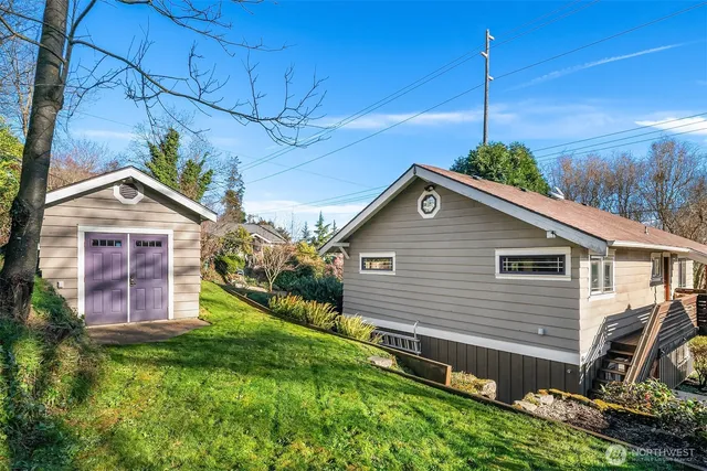 $999,950 | 5217 5th Avenue Northeast, Seattle, WA 98105