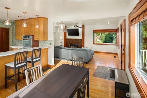 $999,950 | 5217 5th Avenue Northeast, Seattle, WA 98105