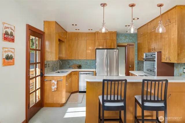 $999,950 | 5217 5th Avenue Northeast, Seattle, WA 98105