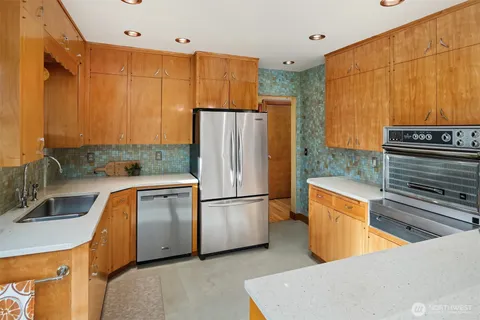 $999,950 | 5217 5th Avenue Northeast, Seattle, WA 98105