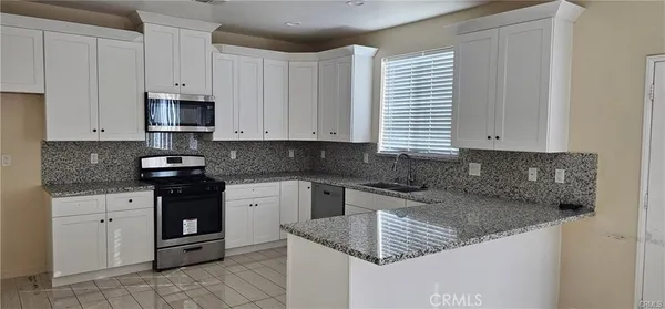 $3,300 | 8185 Banana Avenue, Unit 27, Fontana, CA 92335