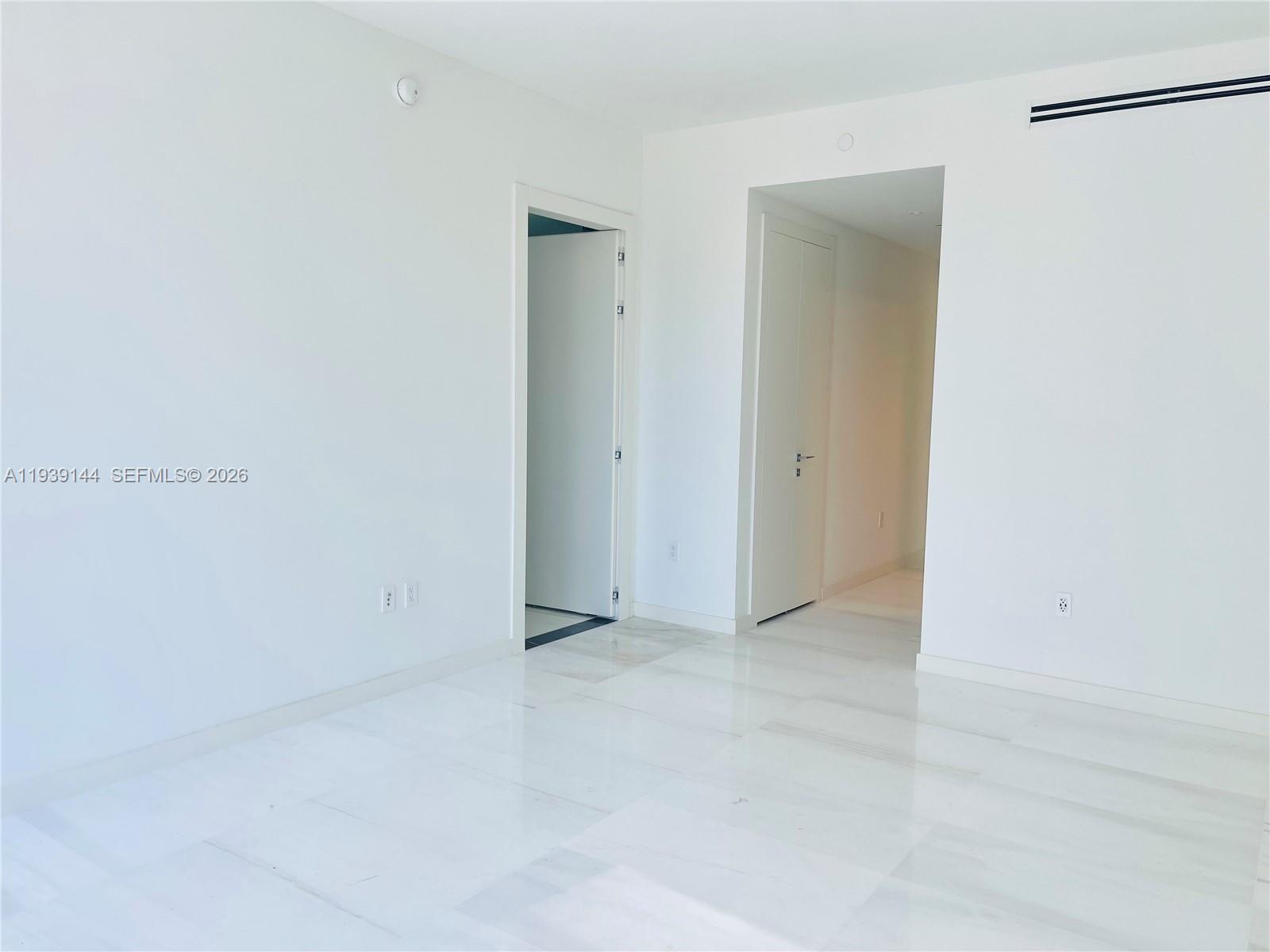 300 Biscayne Blvd Way, Unit 2807 Miami, FL 33131 - Photo 36 of 59 a view of an empty room