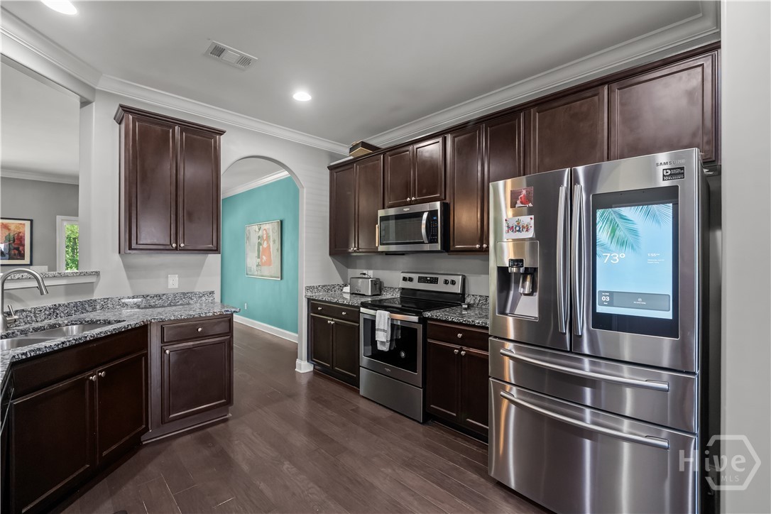 112 Altamonte Drive Guyton, GA 31312 - Photo 8 of 49 Kitchen