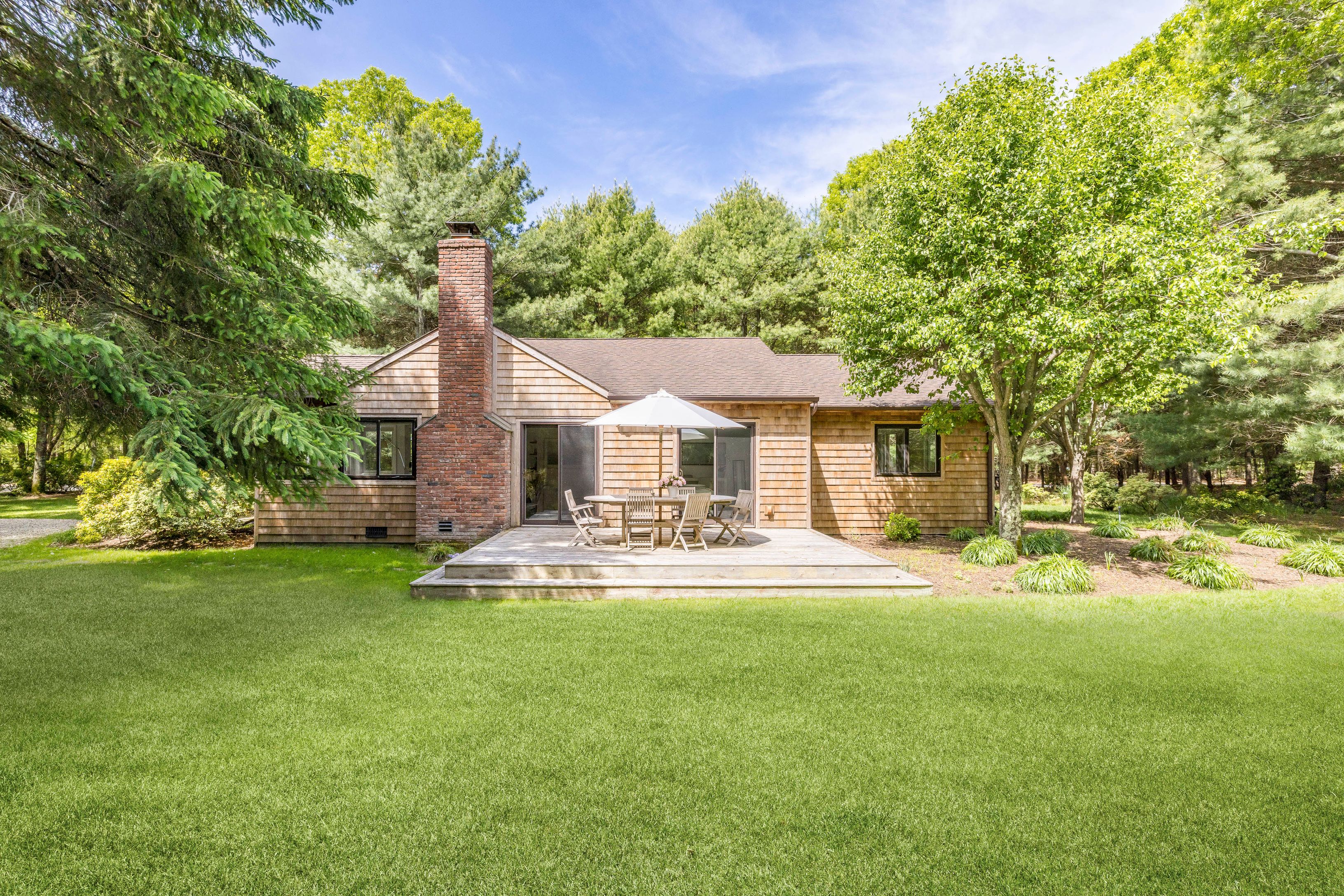 60 Northwest Northwest Landing Road East Hampton, NY 11937 - Photo 1 of 31
