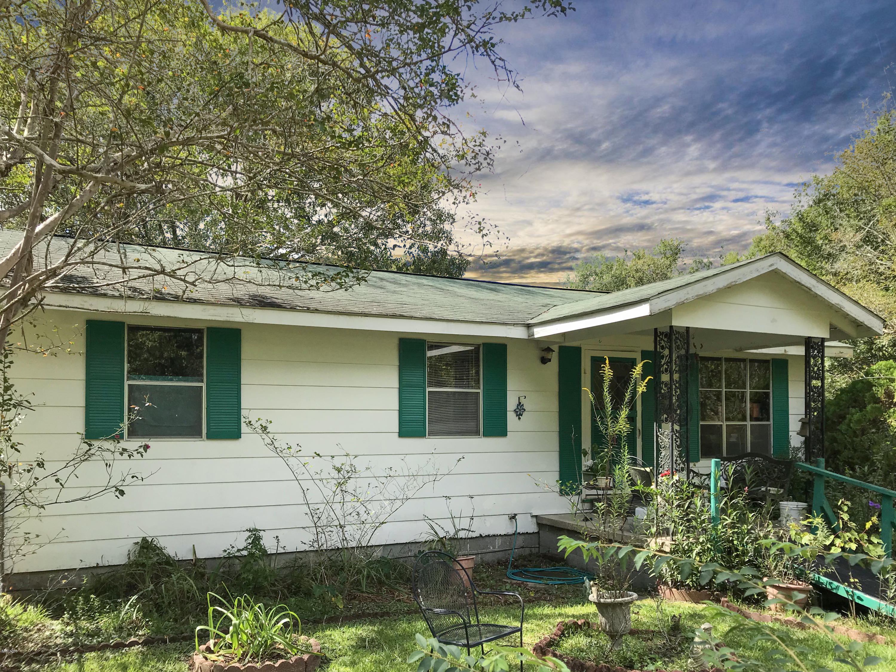 19141 Landon Road Gulfport, MS 39503 - Photo 1 of 15 w554x1r1xpxcxkip423yw28r01y3h8dkr9q8t7dp