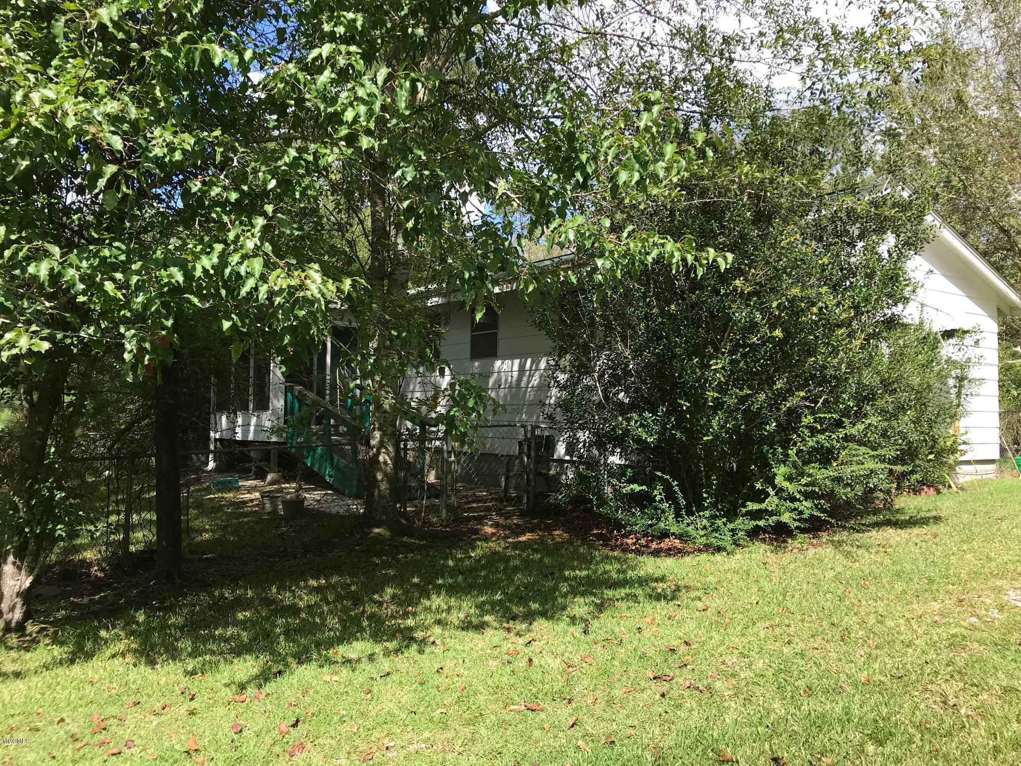 19141 Landon Road Gulfport, MS 39503 - Photo 11 of 15 IMG_7899