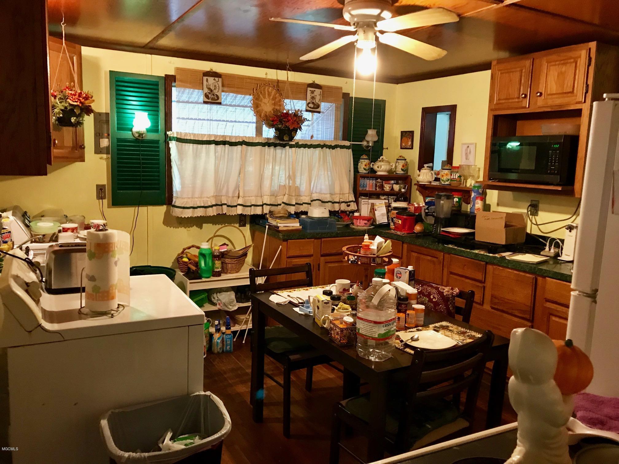 19141 Landon Road Gulfport, MS 39503 - Photo 6 of 15 IMG_7903