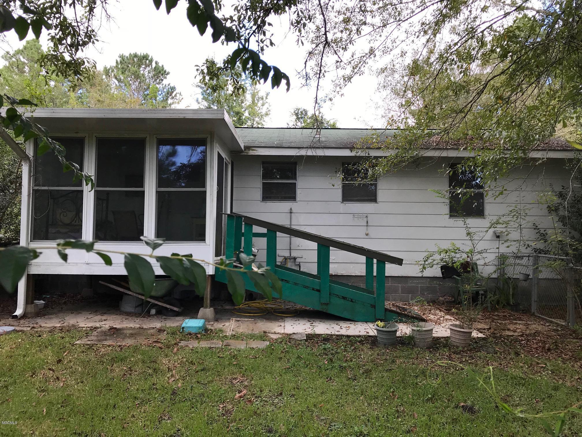 19141 Landon Road Gulfport, MS 39503 - Photo 10 of 15 IMG_7901