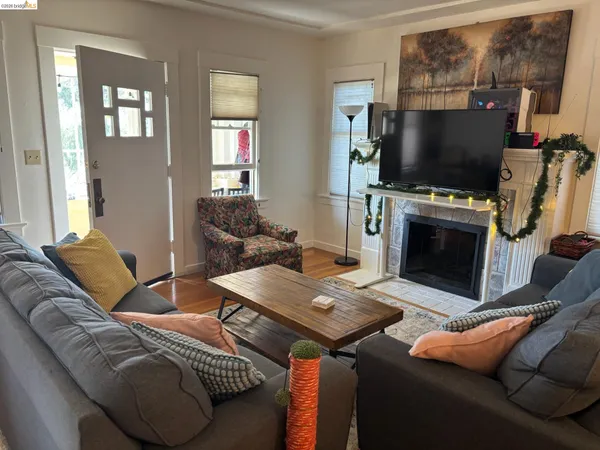 $1,279,000 | 1024 Elsinore Avenue, Oakland, CA 94602