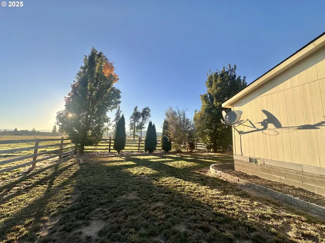 $489,900 | 1782 Bz Glenwood Highway, Glenwood, WA 98619