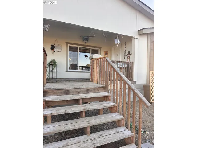 $489,900 | 1782 Bz Glenwood Highway, Glenwood, WA 98619