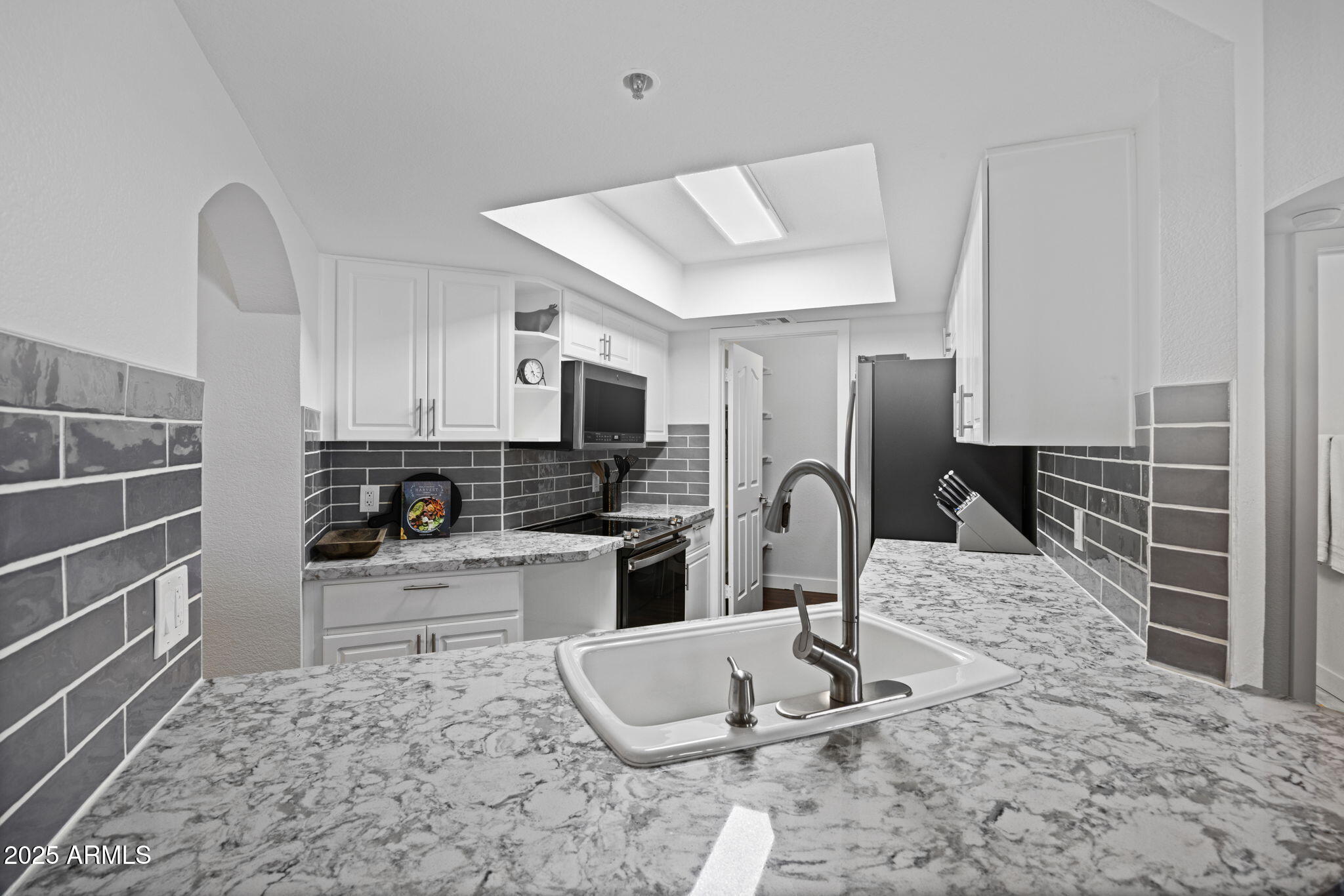 5104 North 32nd Street, Unit 453 Phoenix, AZ 85018 - Photo 7 of 29 13-web-or-mls-5104-n-32nd-st