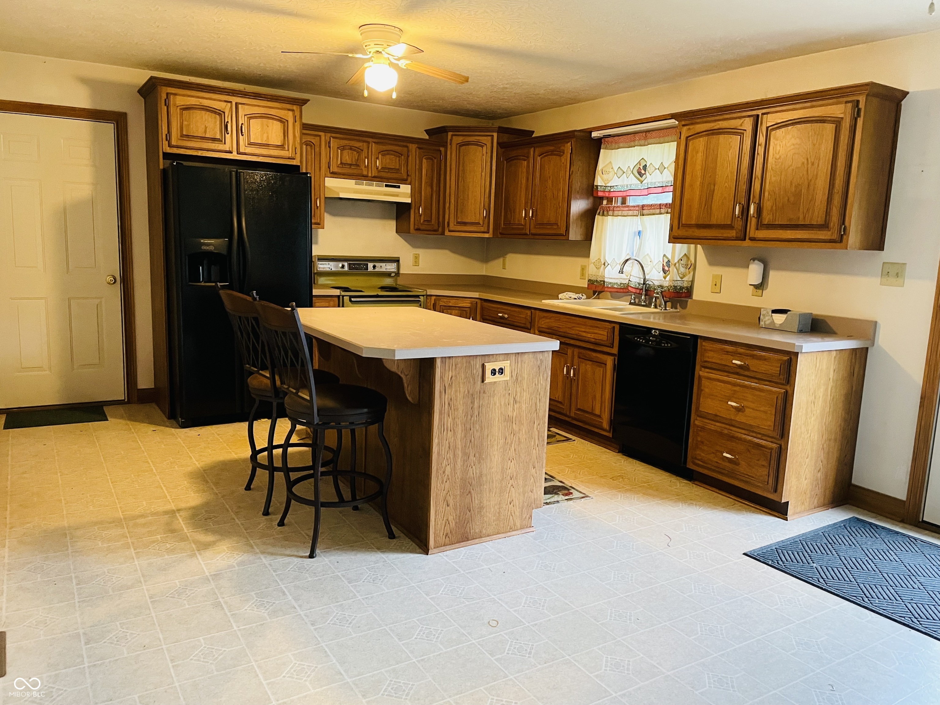 4706 West Old Trail Road Knightstown, IN 46148 - Photo 5 of 24 Gallery Image 5
