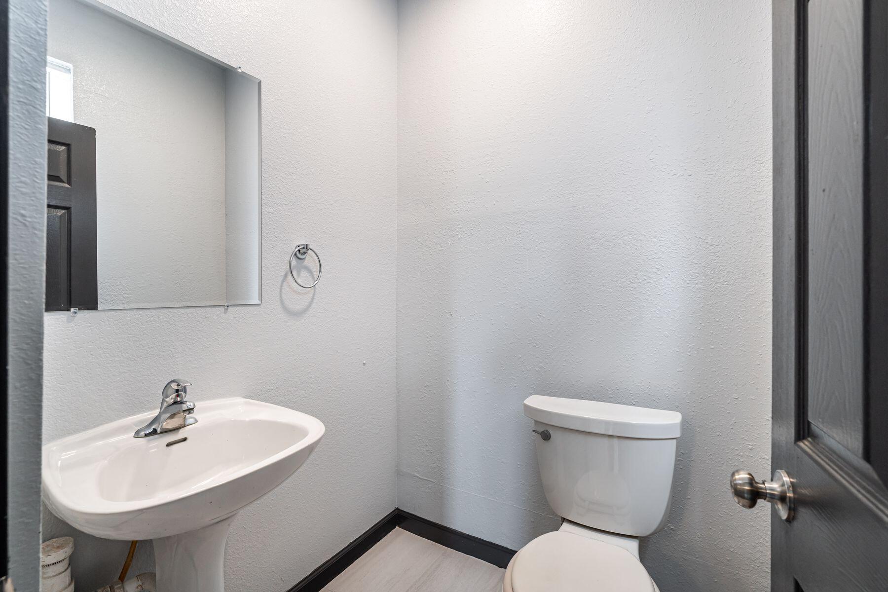 547 North 25th Street Milwaukee, WI 53233 - Photo 20 of 27 Half Bath on First Floor