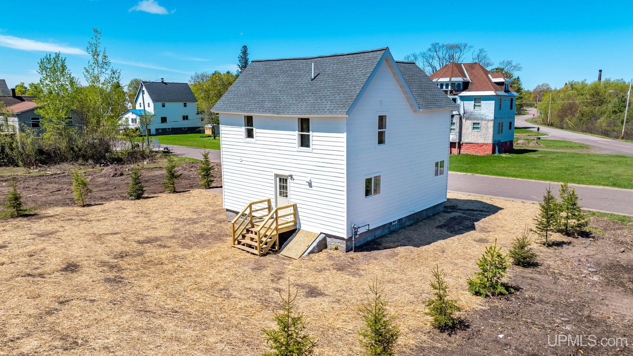 230 Seneca Street Laurium, MI 49913 - Photo 4 of 41