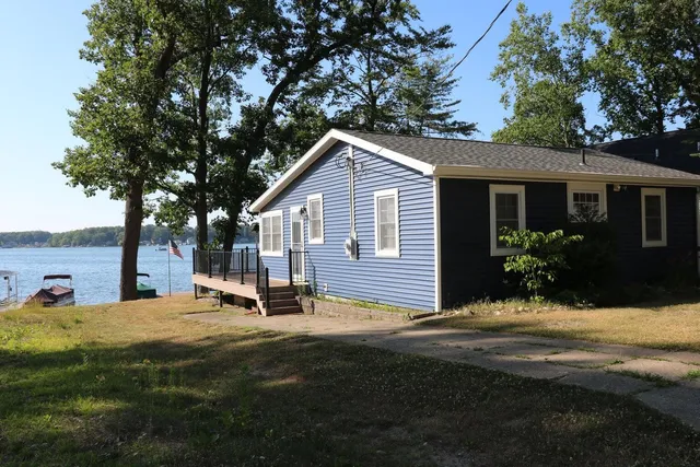 $899,900 | 30812 Polk Road, Dowagiac, MI 49047