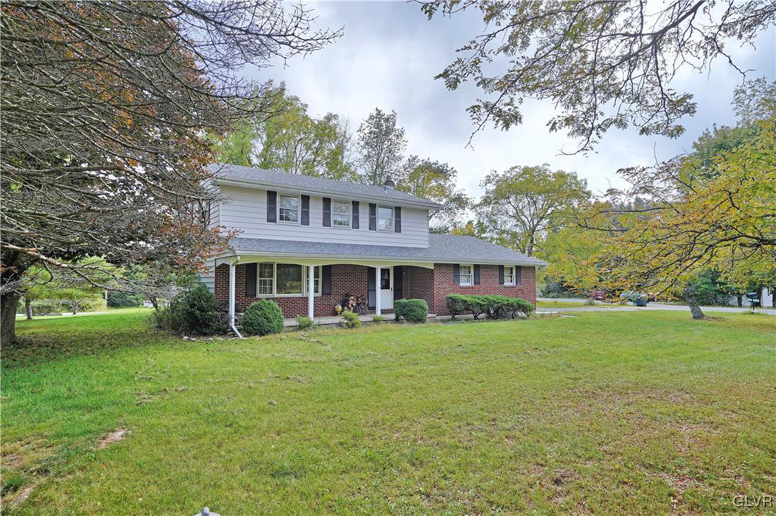 105 Burton Road Cresco, PA 18326 - Photo 3 of 43