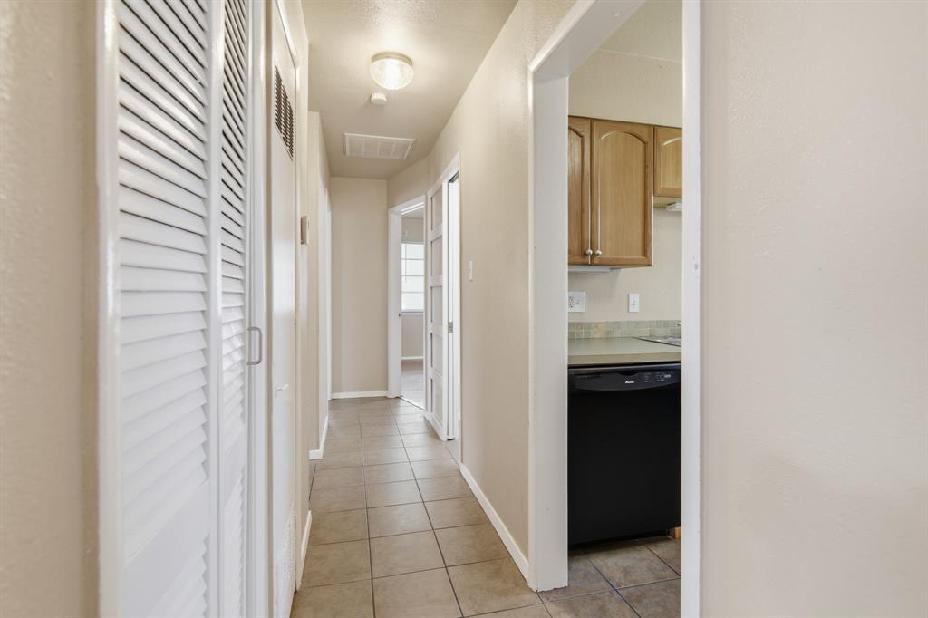 809 Milam Drive Euless, TX 76039 - Photo 12 of 25