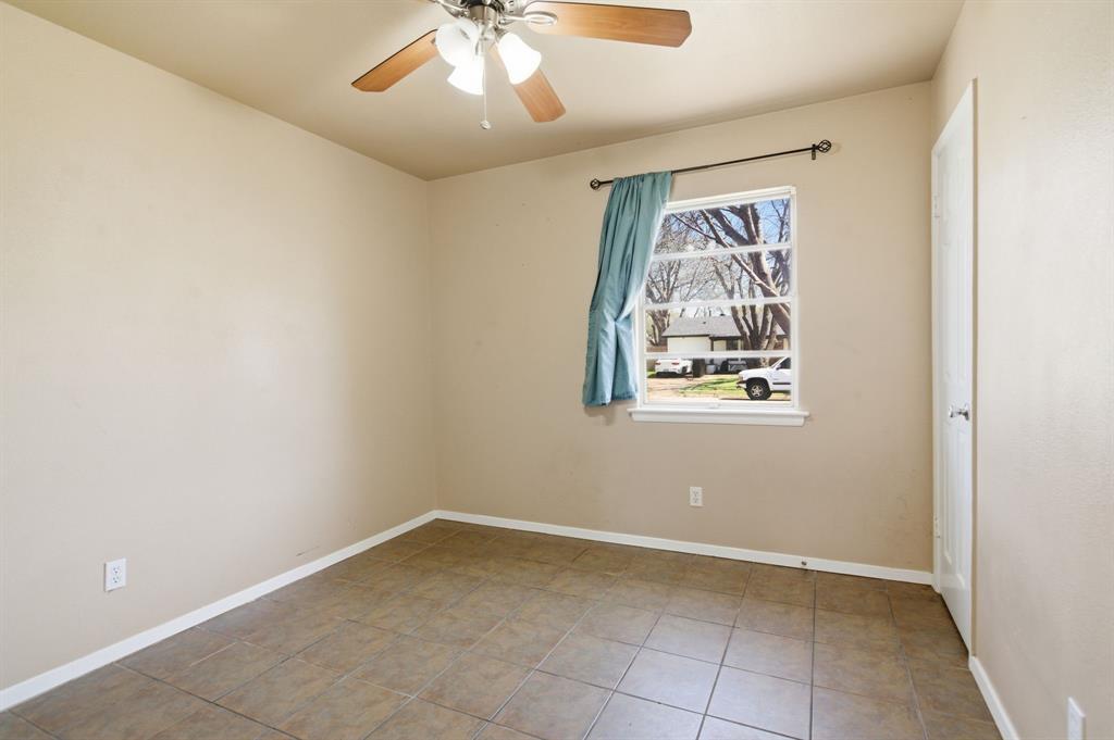 809 Milam Drive Euless, TX 76039 - Photo 13 of 25