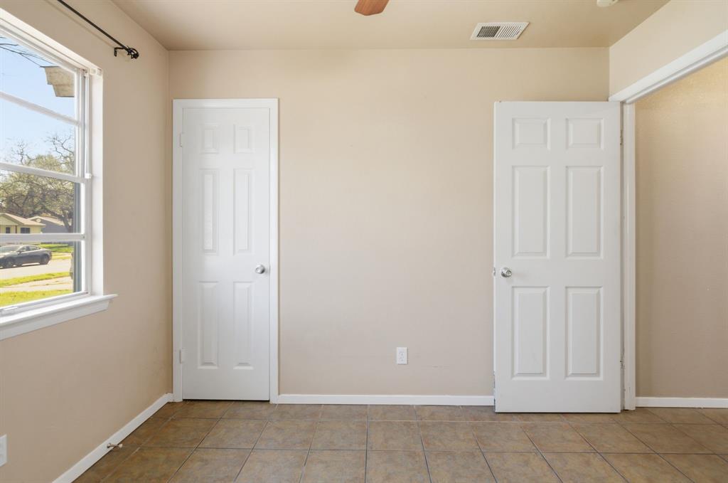 809 Milam Drive Euless, TX 76039 - Photo 14 of 25