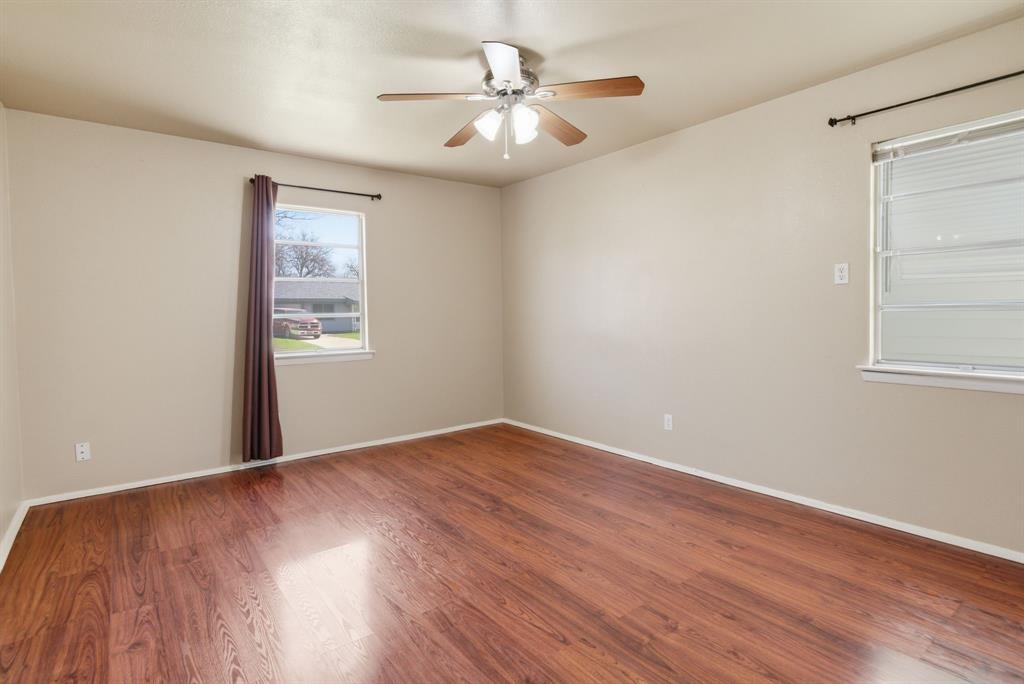 809 Milam Drive Euless, TX 76039 - Photo 15 of 25