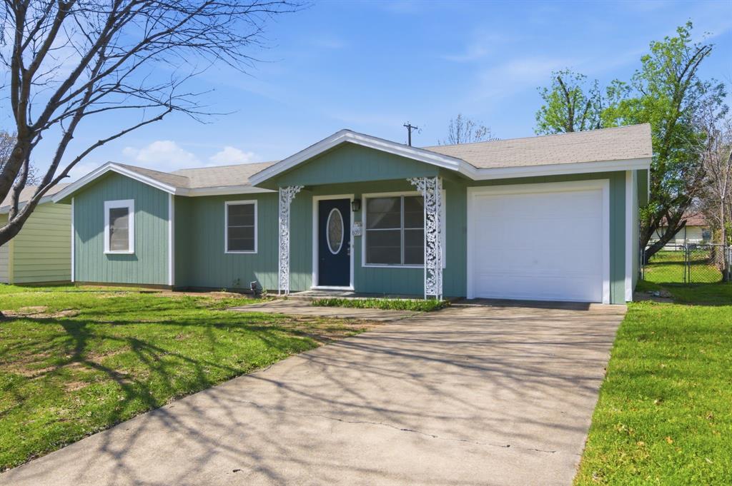 809 Milam Drive Euless, TX 76039 - Photo 2 of 25