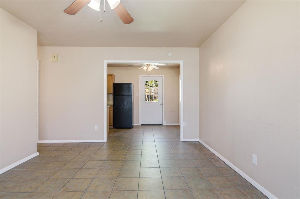 809 Milam Drive Euless, TX 76039 - Photo 4 of 25