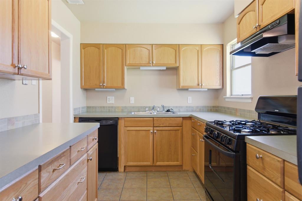 809 Milam Drive Euless, TX 76039 - Photo 8 of 25