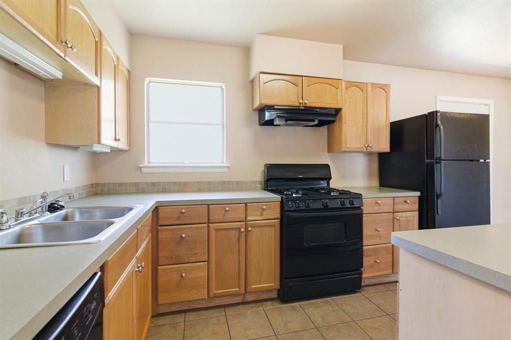 809 Milam Drive Euless, TX 76039 - Photo 9 of 25