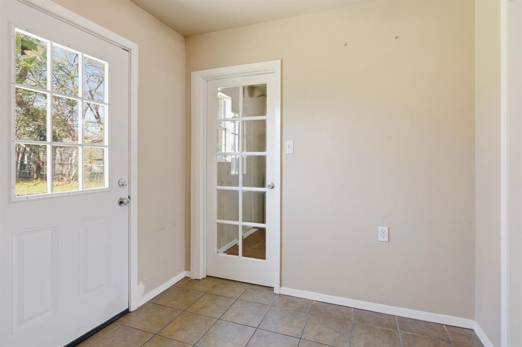 809 Milam Drive Euless, TX 76039 - Photo 10 of 25