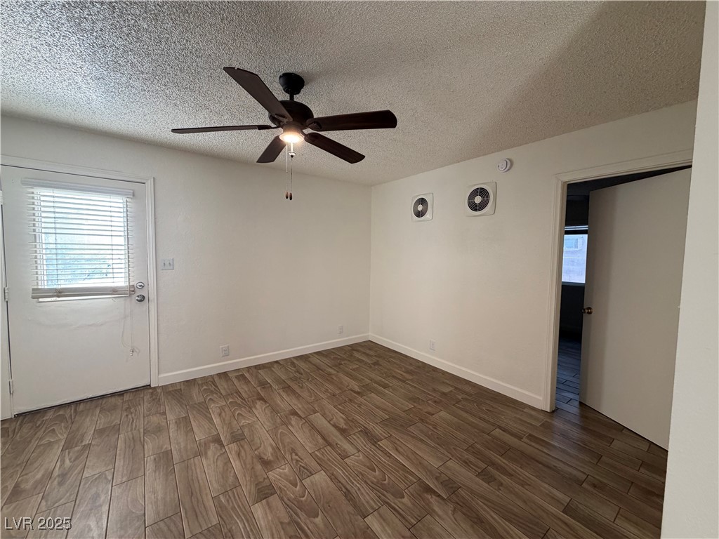5806 Dodd Street, Unit B Las Vegas, NV 89122 - Photo 3 of 15