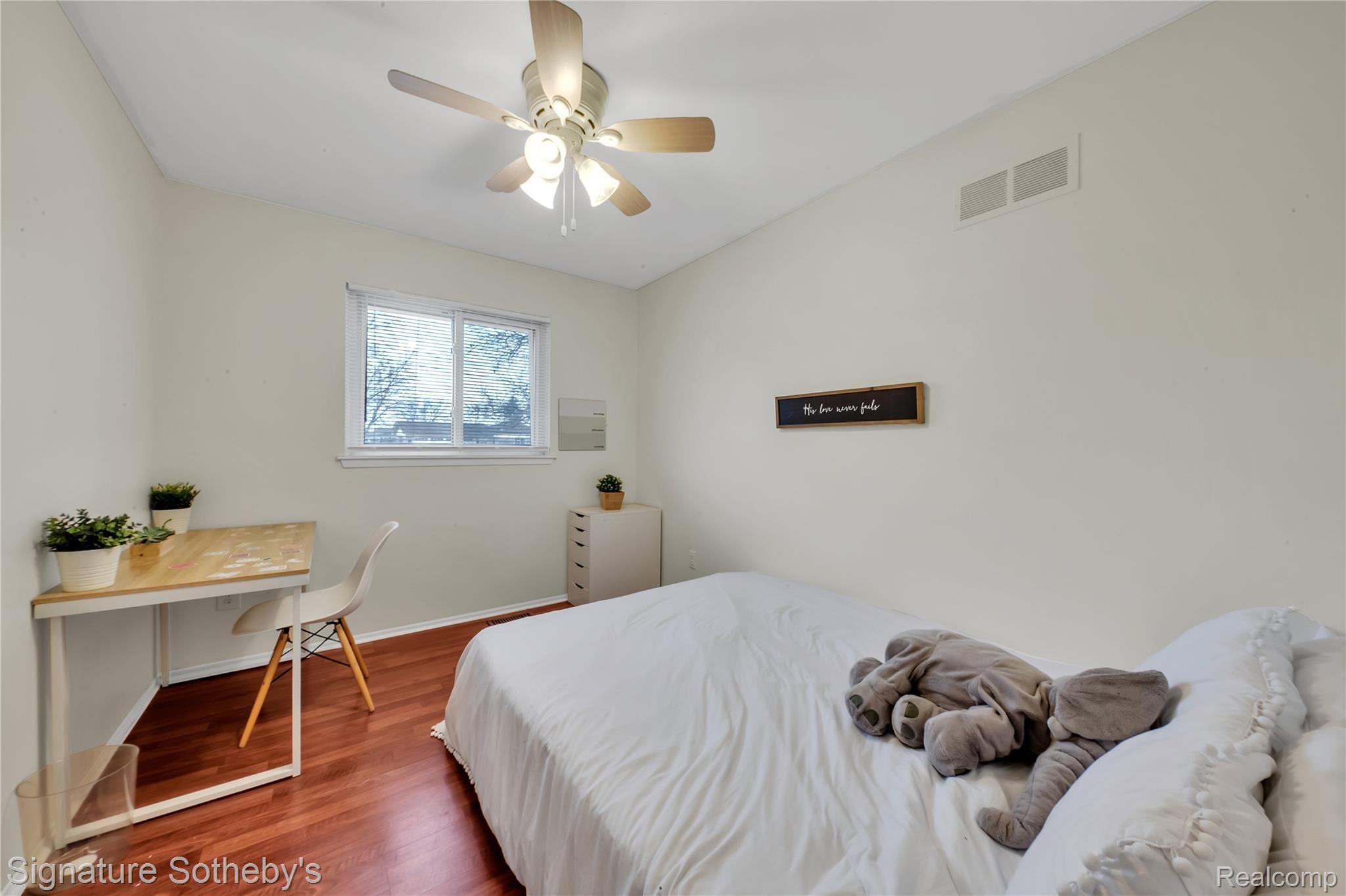 43970 Saltz Road Canton, MI 48187 - Photo 16 of 28 43970 Saltz Road - HD Drone Photography-7.jpg