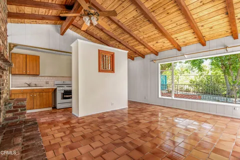 $1,589,000 | 2300 El Moreno Street, La Crescenta, CA 91214