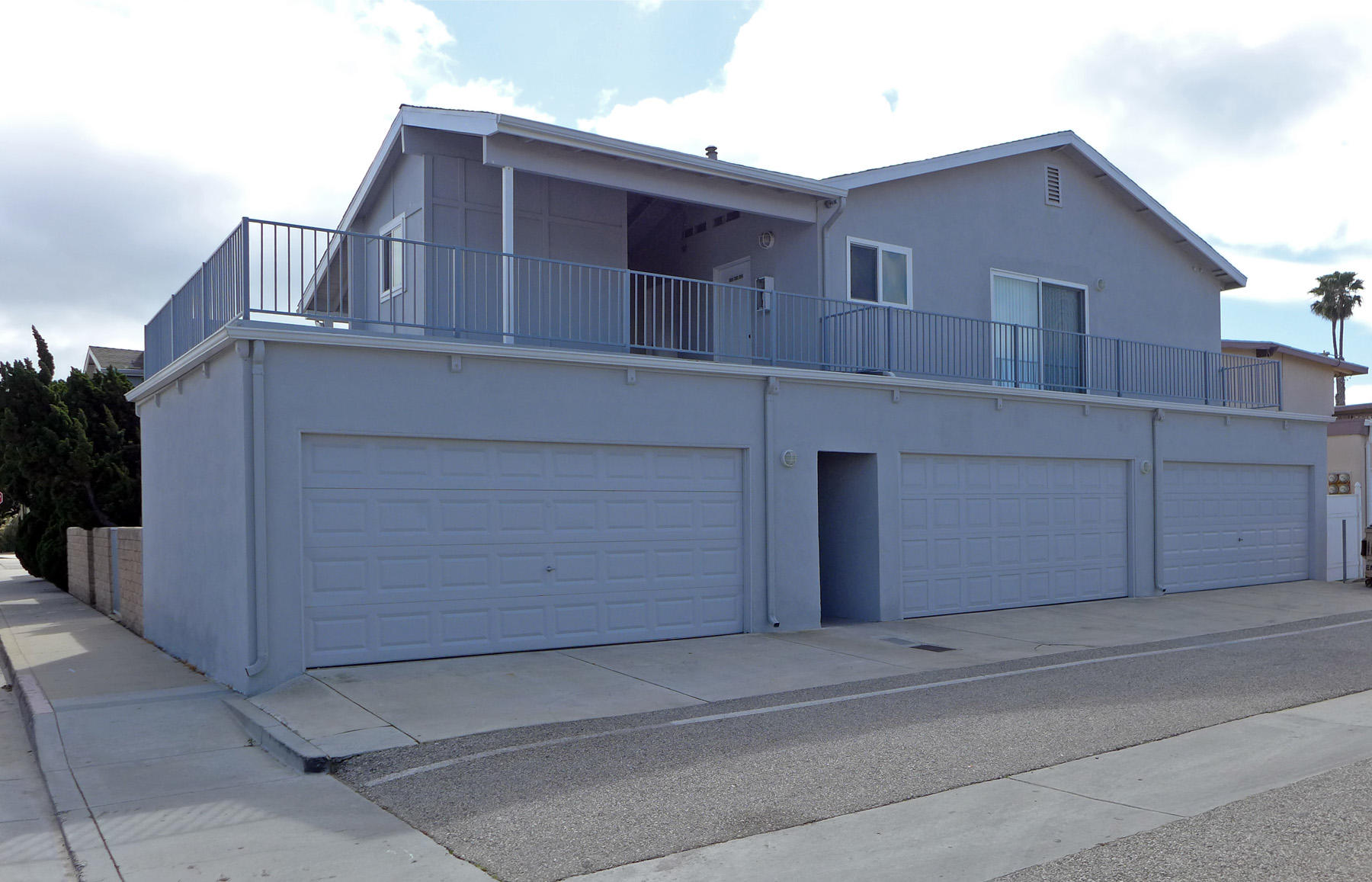 4903 Nautilus Street Oxnard, CA 93035 - Photo 2 of 10 front view of a house