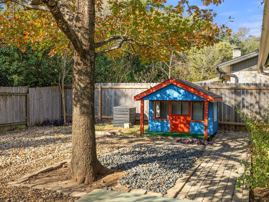 4711 Fieldstone Drive Austin, TX 78735 - Photo 24 of 40 a view of outdoor space with wooden fence