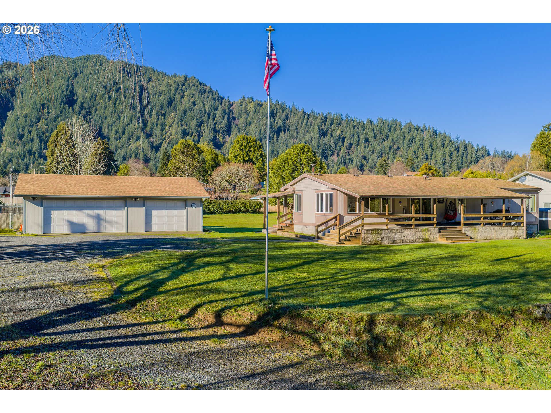 173 East Date Street Powers, OR 97466 - Photo 1 of 48