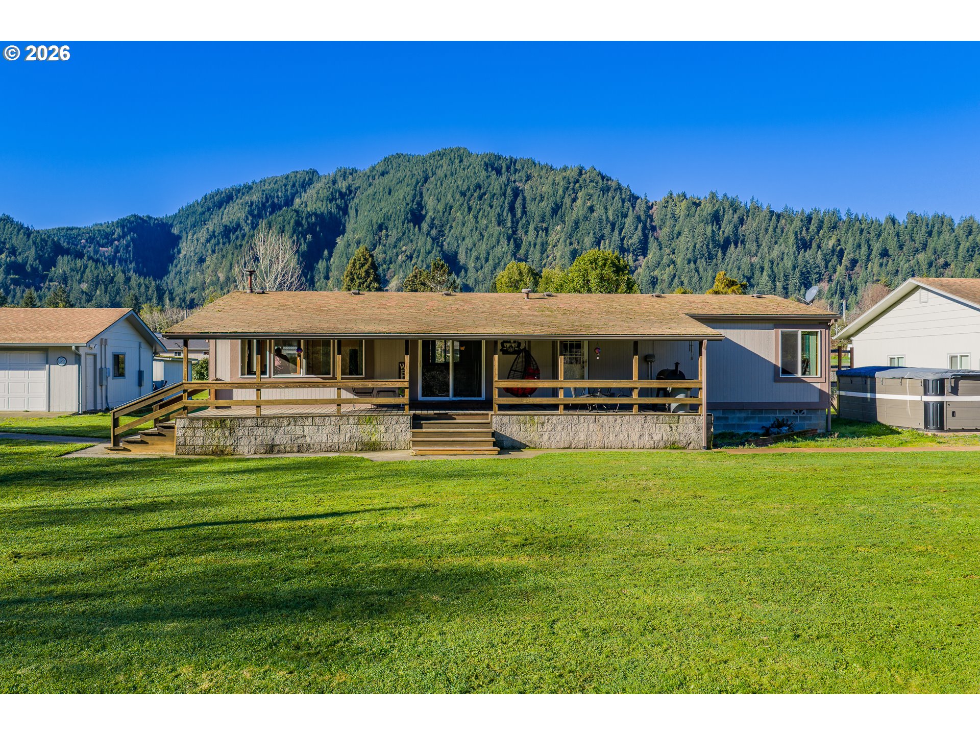 173 East Date Street Powers, OR 97466 - Photo 6 of 48