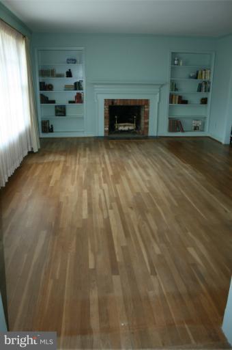 274 Providence Road Annapolis, MD 21409 - Photo 11 of 30 Living Room