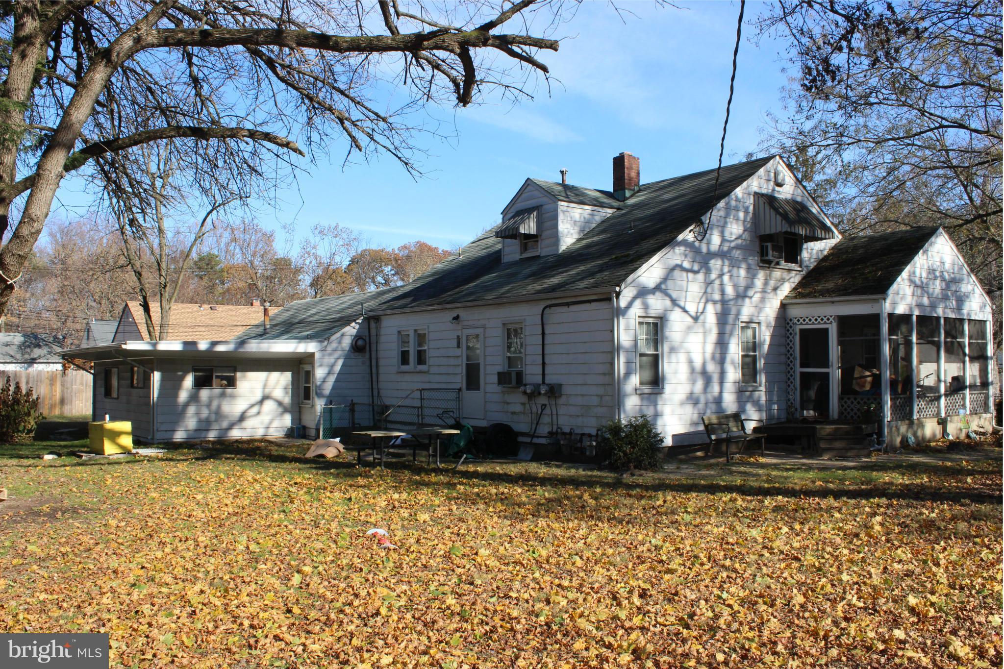 Exterior (Rear)