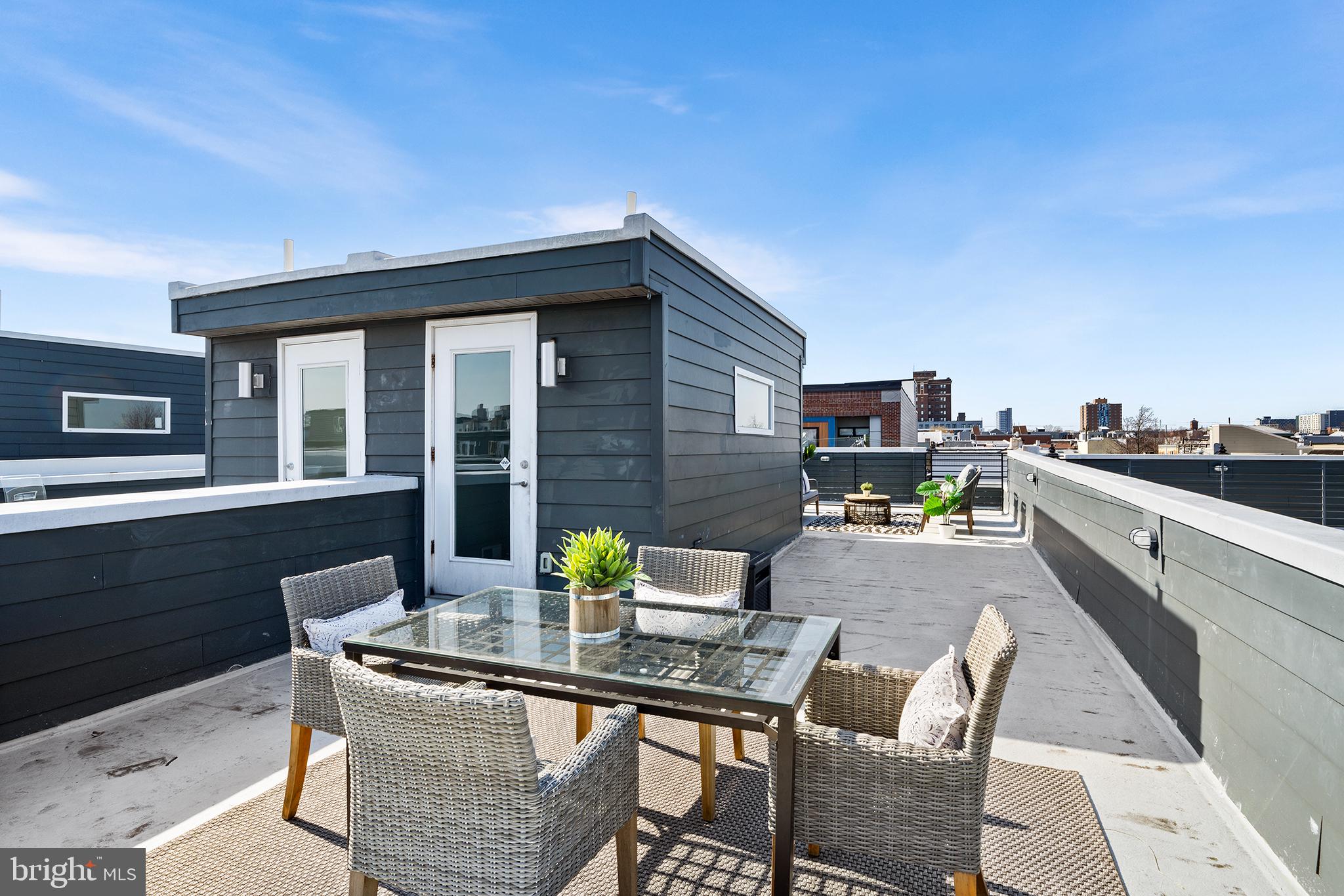 1229 North 5th Street, Unit 2 Philadelphia, PA 19122 - Photo 21 of 23 Entertain friends