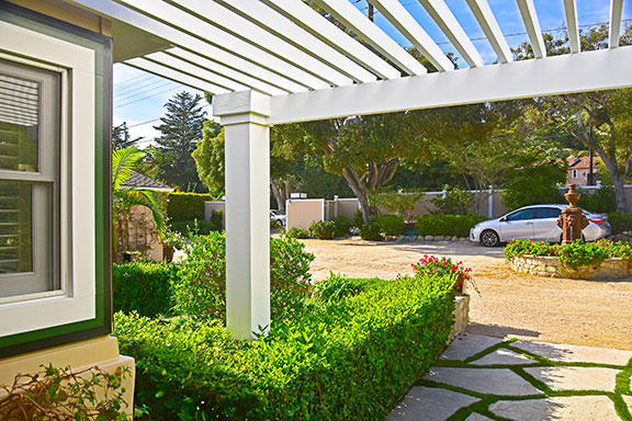 244 Hot Springs Road Santa Barbara, CA 93108 - Photo 7 of 36 Front Drive way